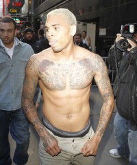 chris brown shirtless good morning america