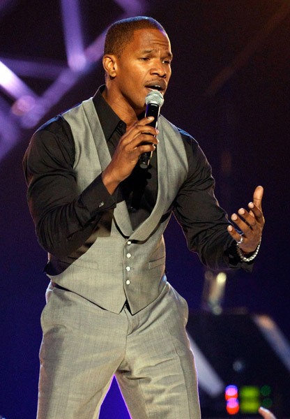 Jamie Foxx Performs at Country Music Awards | Celebrity Oops – First ...